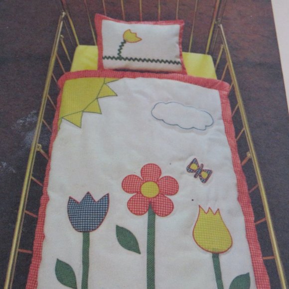 BUTTERICK 4571 Crib QUILTS & PILLOW Shams One Size UNCUT (#918) - Picture 2 of 4
